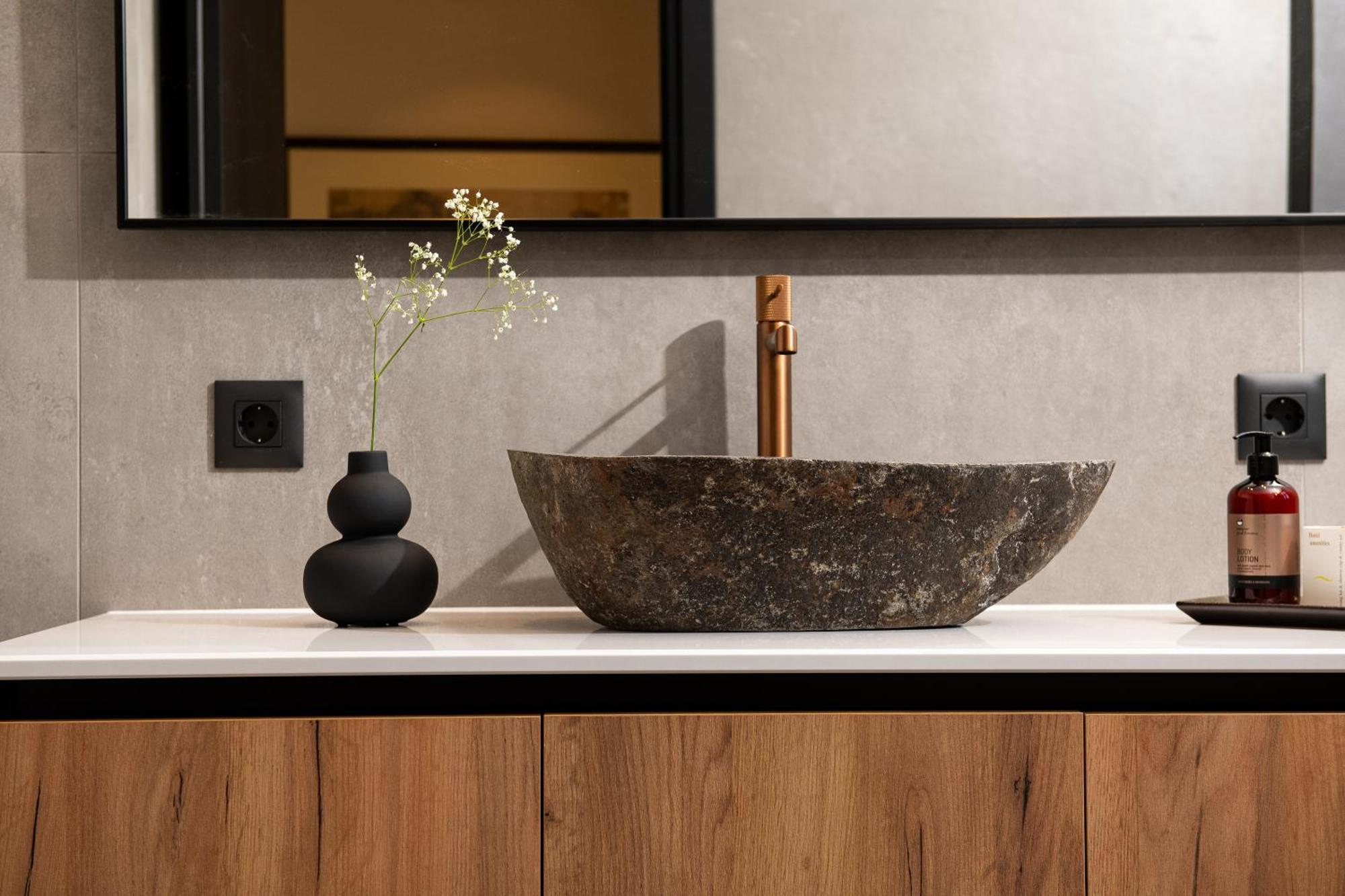 Fluvian Terrace Apartment *